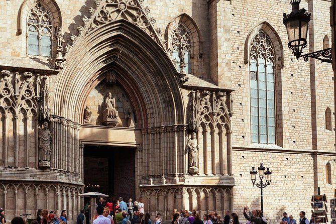 Private City Kickstart Tour: Barcelona - Barceloneta and practical food advice