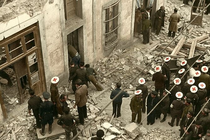 Private Tour Spanish Civil War & Franco's Dictatorship - Antic Hospital de la Santa Creu and the war’s human cost