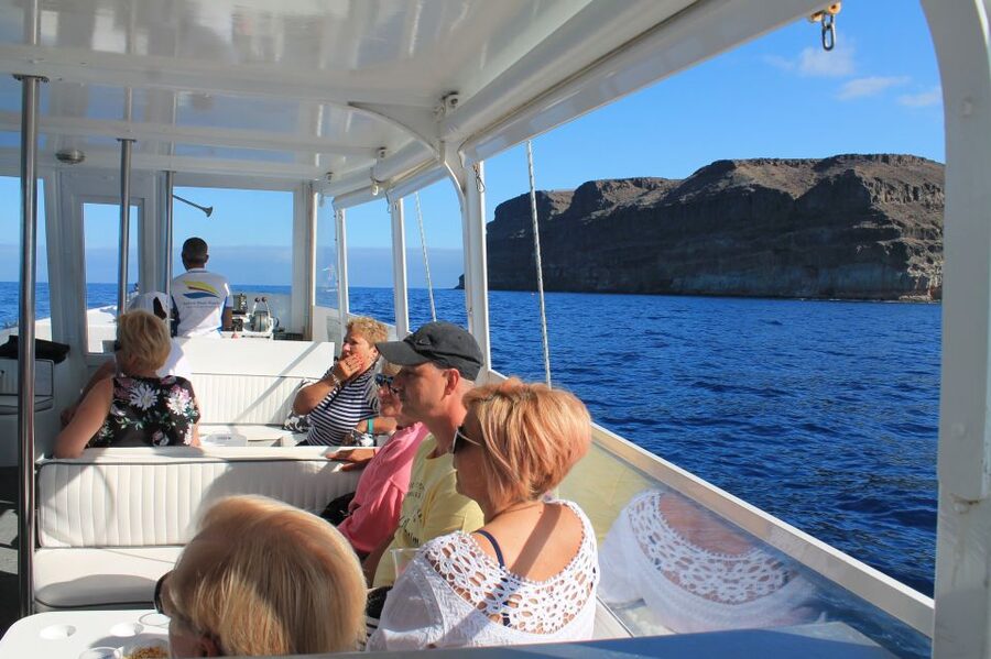 Puerto de Mogan: Boat and Snorkeling Trip - Photos, service, and the little extras