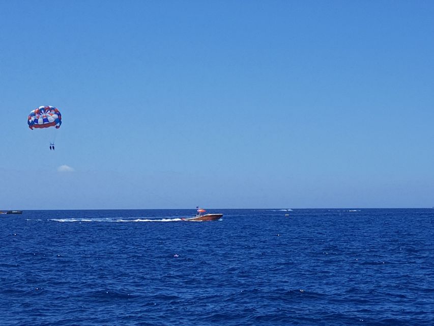 Puerto Rico de Gran Canaria : Parasailing - Taking off from Puerto Rico’s commercial dock