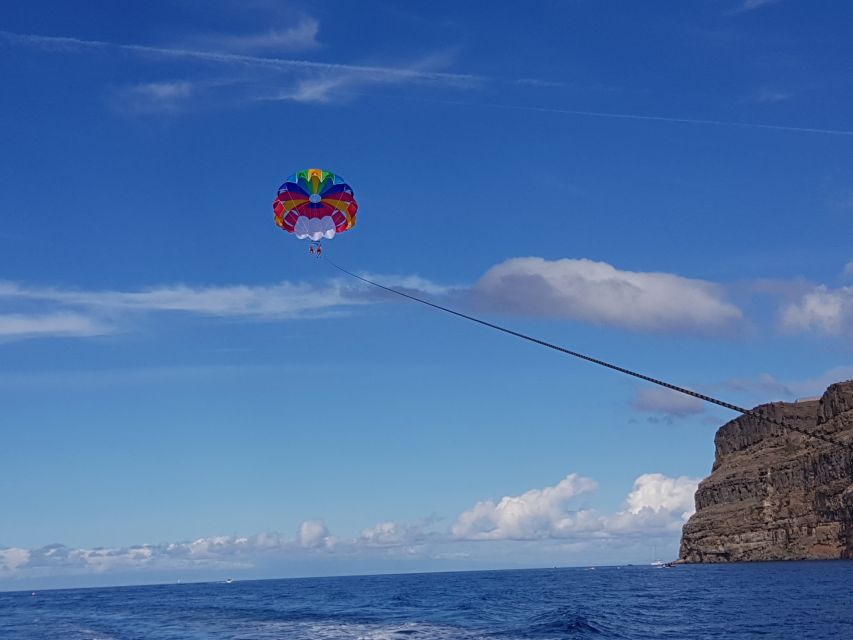 Puerto Rico de Gran Canaria : Parasailing - Who will enjoy this most?