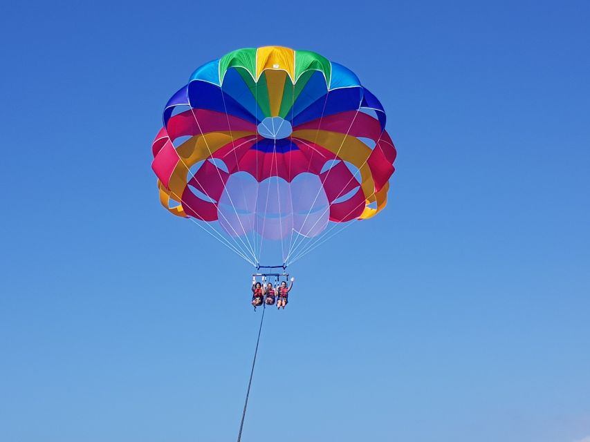 Puerto Rico de Gran Canaria : Parasailing - From the dock to the parasailing boat