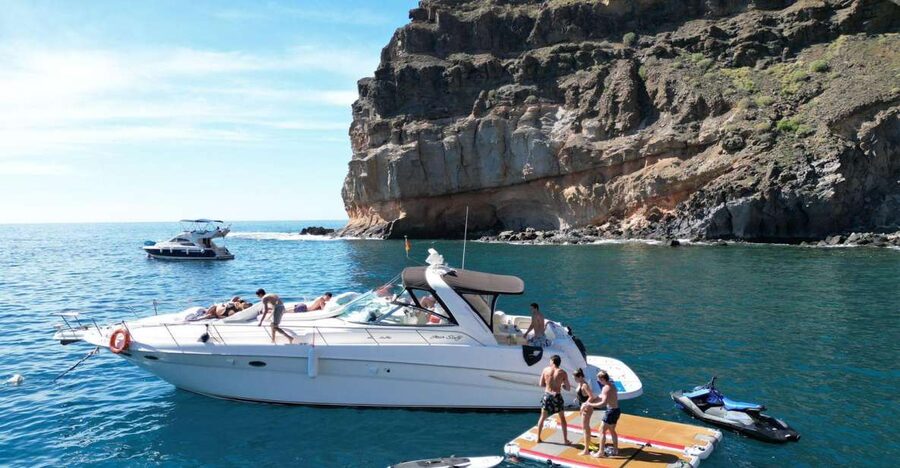 Puerto Rico, Gran Canaria: Boat Tour with Tapas and Drinks - Cruising the southwest coast for about an hour