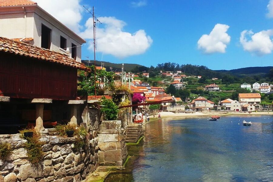 Rías Baixas: Guided Day Tour from Santiago with Boat Ride - Five things to know before you go