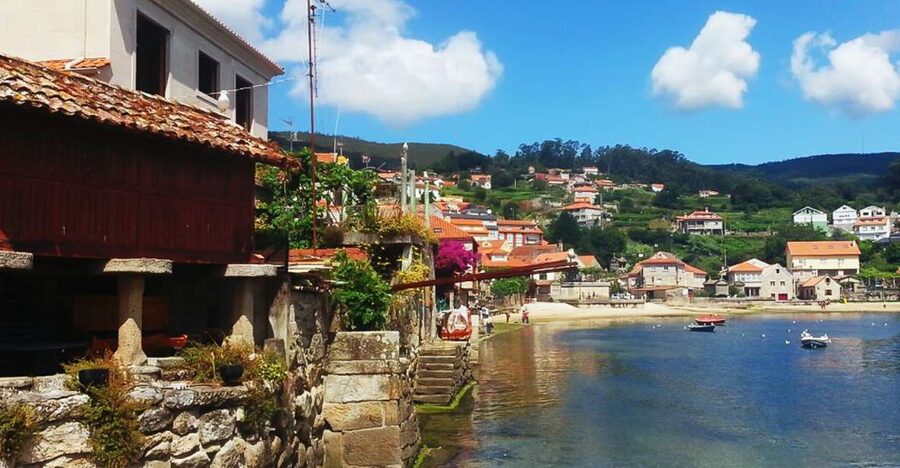 Rías Baixas: Guided Day Tour from Santiago with Boat Ride - Pontevedra: monuments without the big-city rush