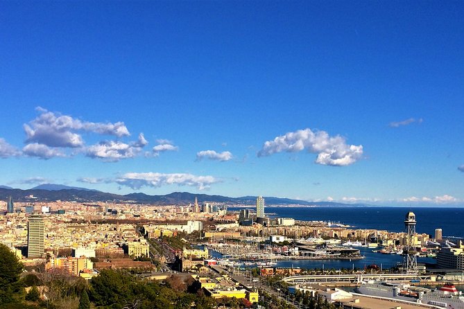 Sagrada Familia and Old Town Private Tour with Hotel Pick-up - Passeig de Gràcia and Barcelona’s modernist showpieces