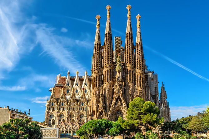 Sagrada Familia & Barcelona Small Group Tour with Hotel Pick-up - Passeig de Gràcia and Gaudí’s façades