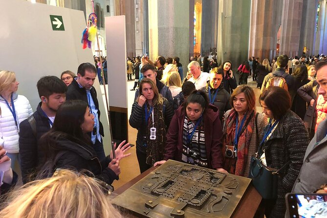Sagrada Familia English Guided Tour & Optional Tower Access - Meeting near Plaça de Gaudí