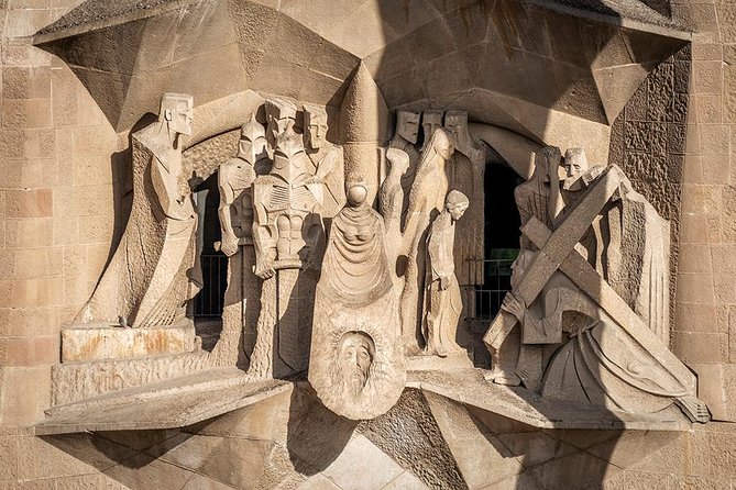Sagrada Familia Evening Private Tour with Expert Guide - Why Sagrada Familia Works Best With a Guide