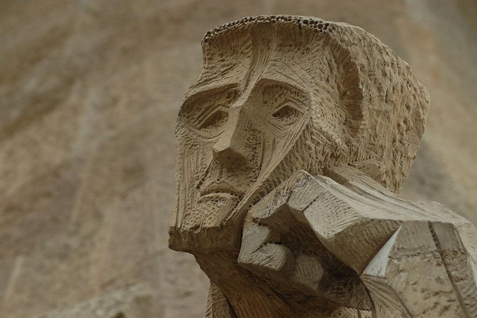 Sagrada Familia Evening Private Tour with Expert Guide - Private or Small Group: Read the Option Carefully