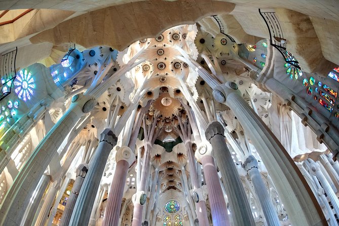 Sagrada Familia Fast Track Guided Tour with Towers Access - Staying inside for the museum