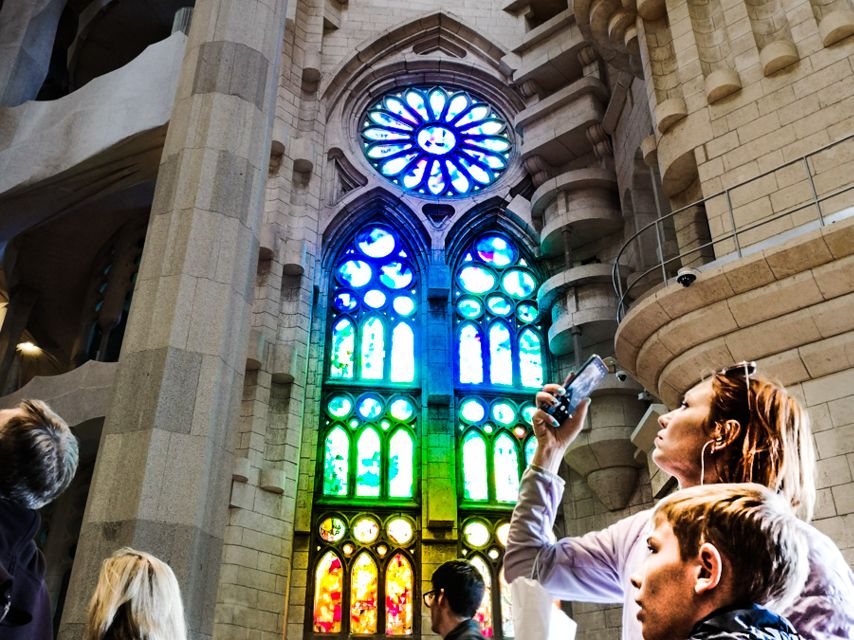 Sagrada Familia & Gaudi Guided Tour Private or Small Groups - What the guides add to the experience