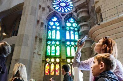 Sagrada Familia & Gaudi Tour Private or Small Group with Tickets