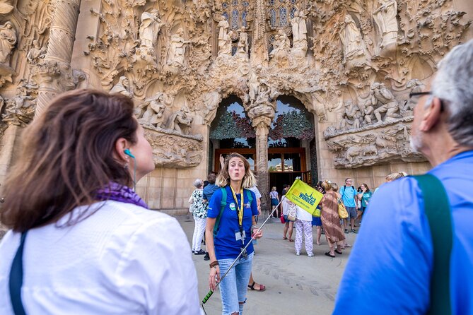 Sagrada Familia Guided Tour with Skip The Line Access - Why a guide helps inside Sagrada Família