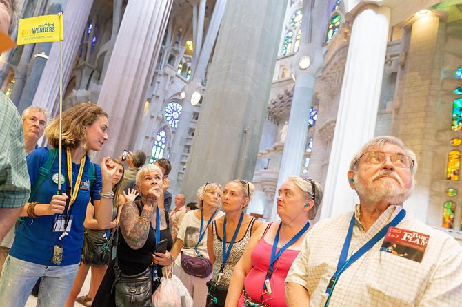 Sagrada Familia Guided Tour with Skip The Line Access - Standard group or small group of nine?