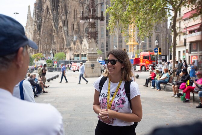 Sagrada Familia Guided Tour with Skip the Line Ticket - Headphones, hearing the guide, and group size