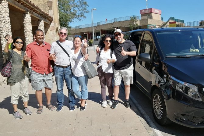 Sagrada Familia & Montserrat Private Tour with Hotel pick-up - The Gothic Quarter is best on foot