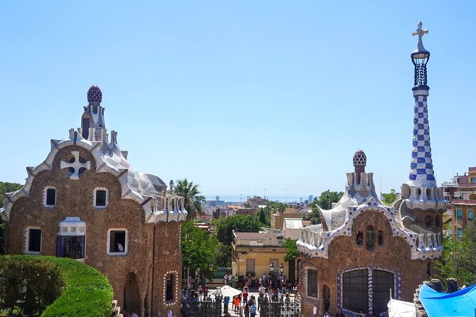 Sagrada Familia & Park Guell Guided Tour with Skip The Line - Sagrada Familia: where the tour earns its keep
