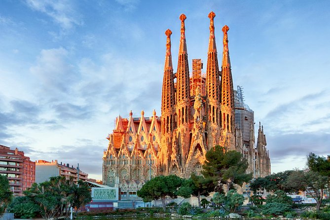 Sagrada Familia Private Guided Tour with Skip the Line Tickets - Key points at a glance