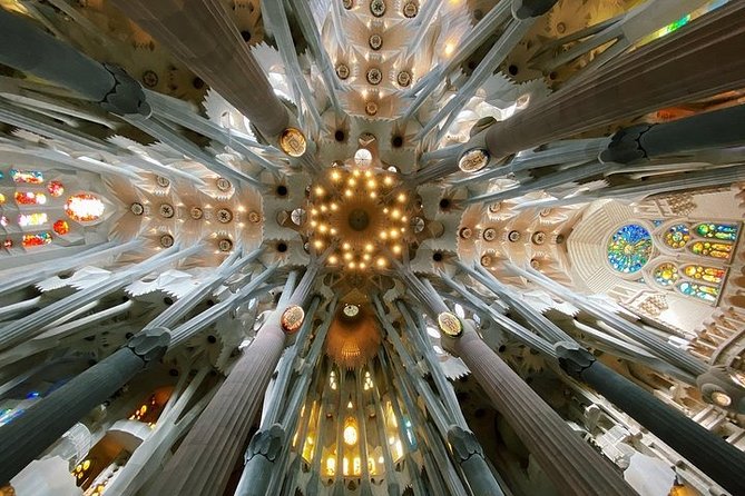 Sagrada Familia Private Tour with Expert Guide - Why a private Sagrada Familia tour can be worth the extra cost