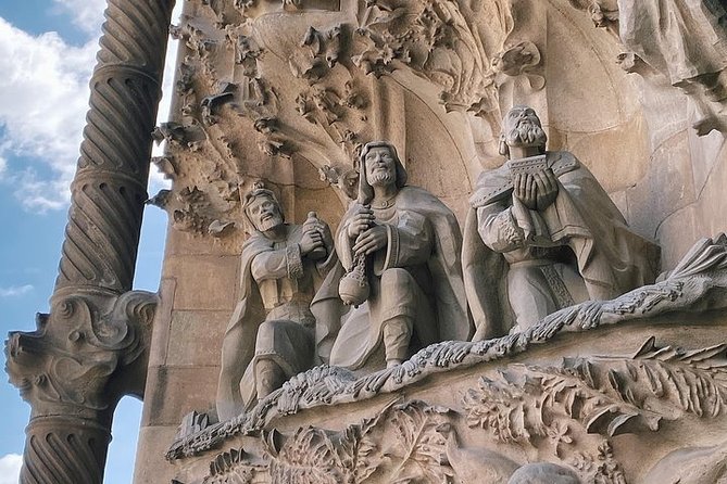 Sagrada Familia Private Tour with Expert Guide - The stained glass at late afternoon