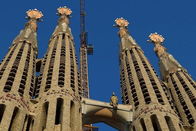 Sagrada Familia Private Tour with Skip-the-Line Ticket - What happens during the two-hour itinerary