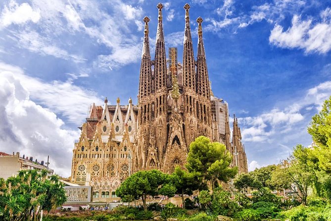 Sagrada Familia: Small Group Tour, hotel pick-up with Fast-Track - Who should book this Sagrada Familia tour?