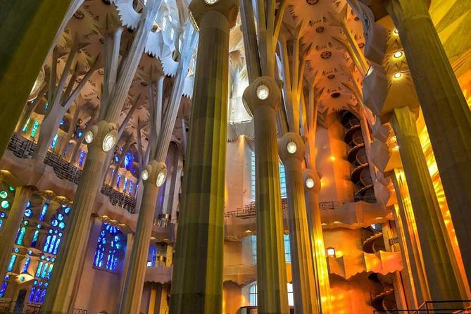 Sagrada Familia Small Group Tour with Skip the Line Ticket - Construction, the crypt, and Gaudí’s unfinished project