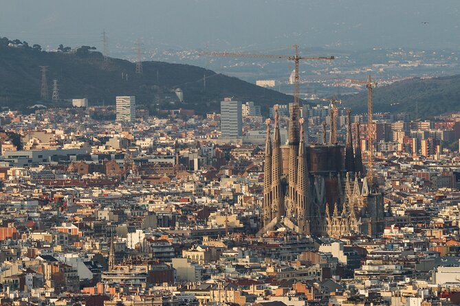 Sagrada Familia Small Group Tour with Skip the Line Ticket - Entering the basilica without the usual wait