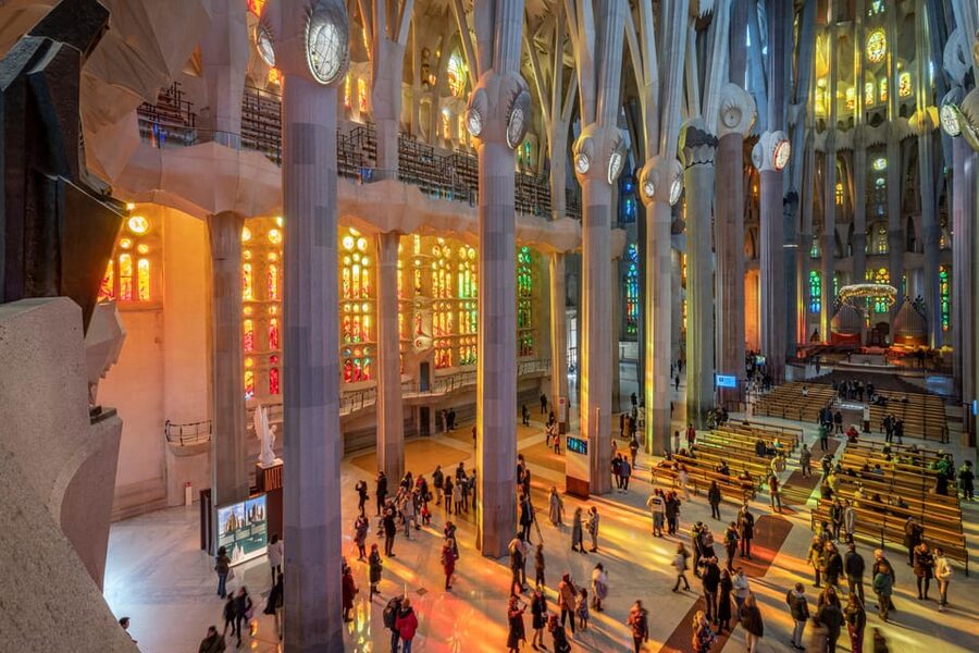 Sagrada Familia Tour with Express Entry and Local Guide - Reading the façades from the outside