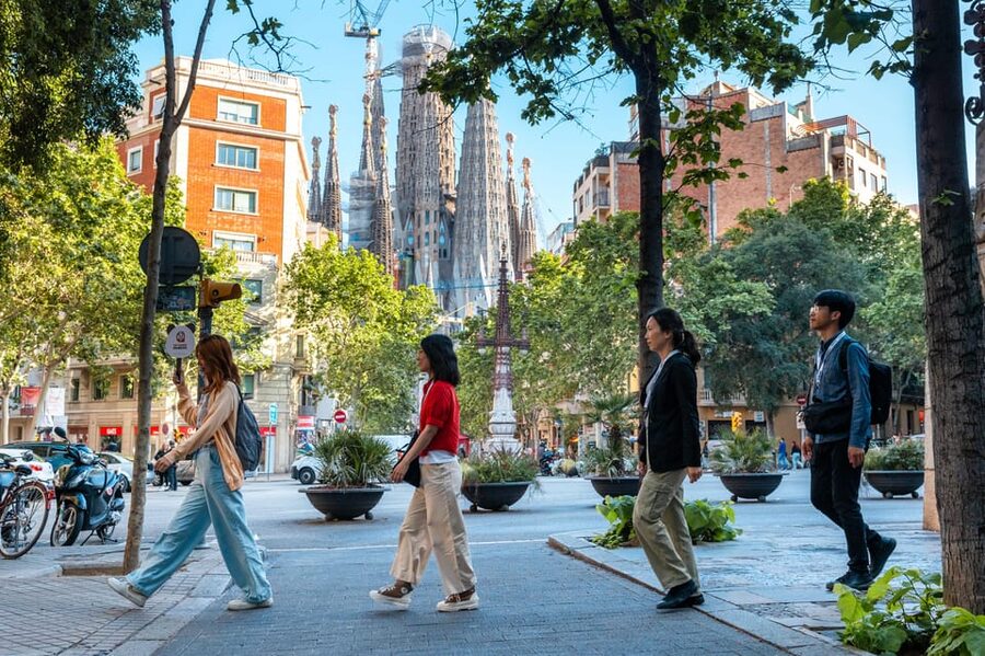 Sagrada Familia Tour with Express Entry and Local Guide - Is $81 a fair price?