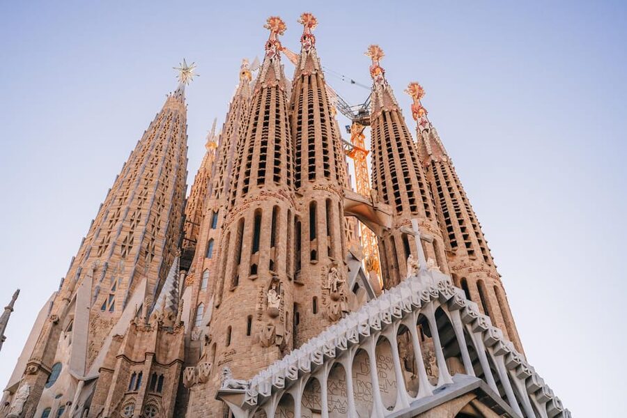 Sagrada Familia with Official Guide & Fast-Track Entry - Timing, pace, and group size