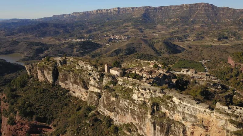 Salou: Siurana Medieval Village Guided Tour w/ Hotel Pickup - How the guide shapes the experience