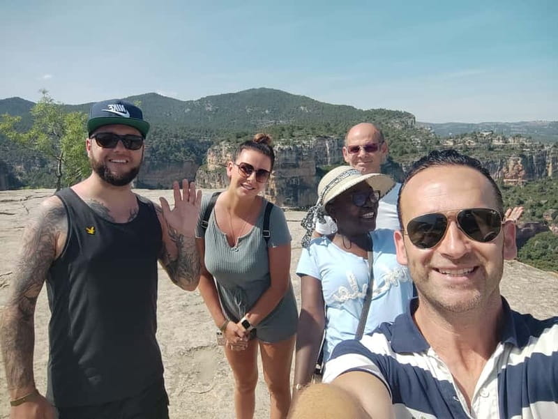 Salou: Siurana Medieval Village Guided Tour w/ Hotel Pickup - Arriving in Siurana, a village above the reservoir
