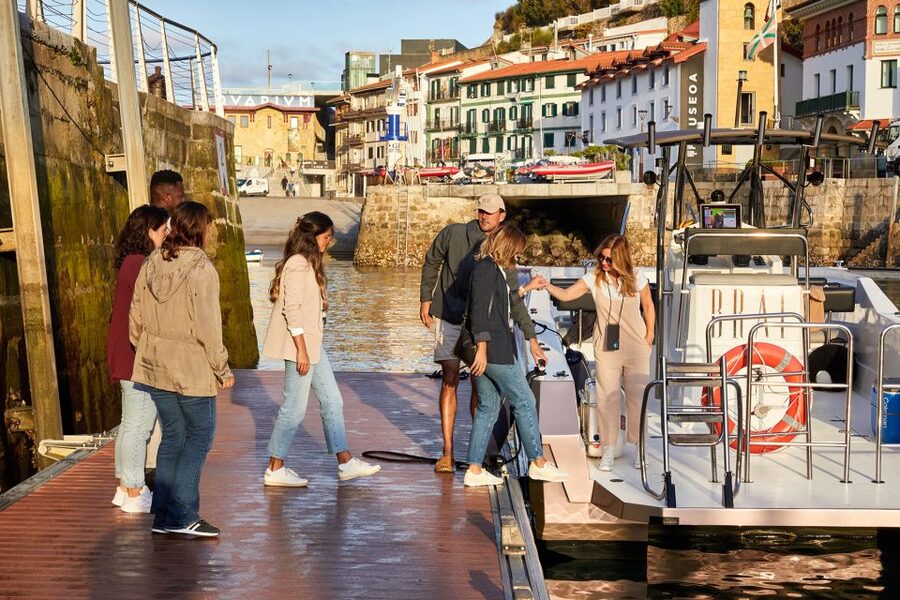 San Sebastian: 2 Bays Evening or Sunset Boat Tour with Cava - Sunset, cava, and the final view of San Sebastián