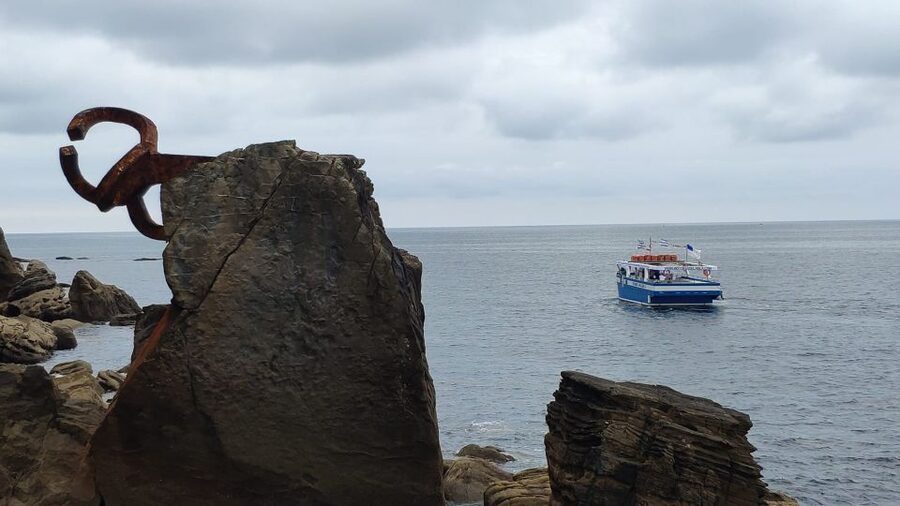 San Sebastian: Boat Tour with Stop at Santa Clara - Swimming, the Beach, and the Summer Bar