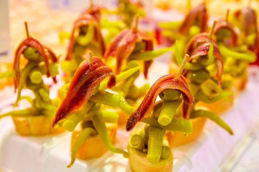 San Sebastian Food Tour: Pintxo Tasting Paired with Wines - The guides make the difference