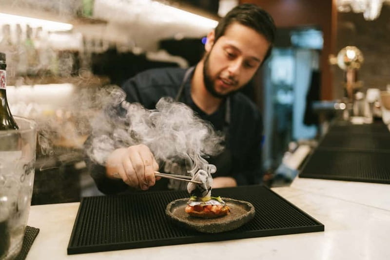 San Sebastian: Pintxos and Wine Tour - Starting behind the city hall