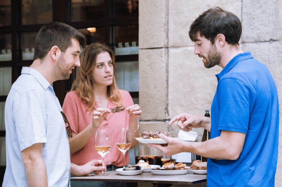 San Sebastian: Walking Tour with Pintxo and Drink - Boulevard de Donostia and the elegant New Town