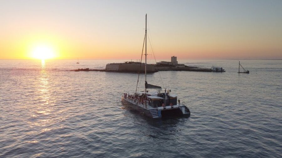 Sancti Petri: Sunset Catamaran Cruise - Leaving From the Port of Sancti Petri