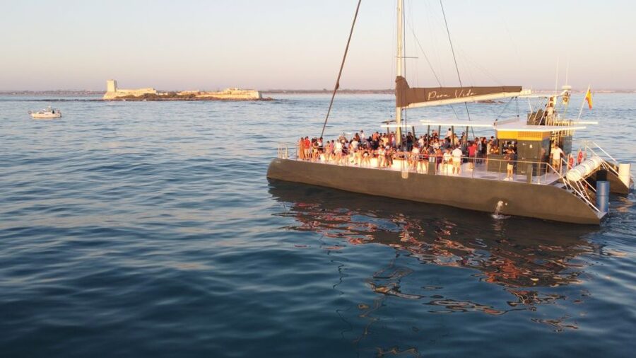 Sancti Petri: Sunset Catamaran Cruise - Heading Toward Sancti Petri Castle