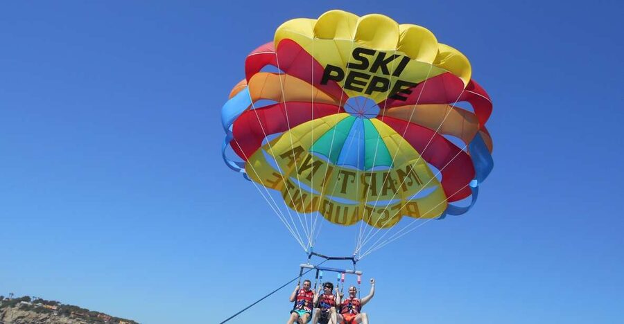 Santa Eulària des Riu: Parasailing Boat Cruise with Drinks - Meeting the boat at Santa Eulària port