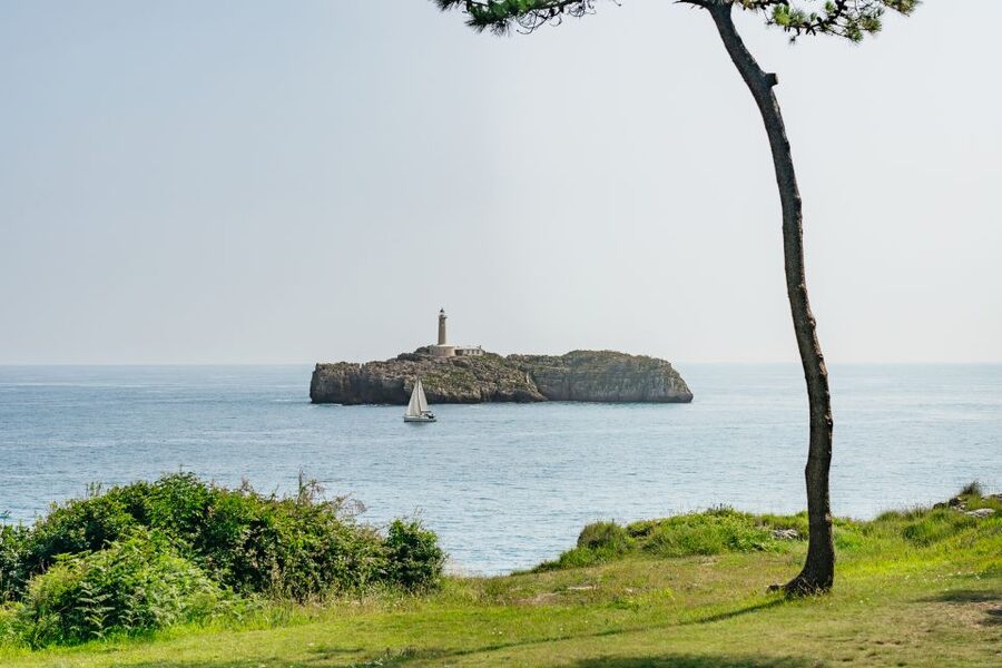 Santander: City Sightseeing Hop-On Hop-Off Bus Tour & Train - Stops 8, 9, and 10: Park, port, and Santander Cathedral