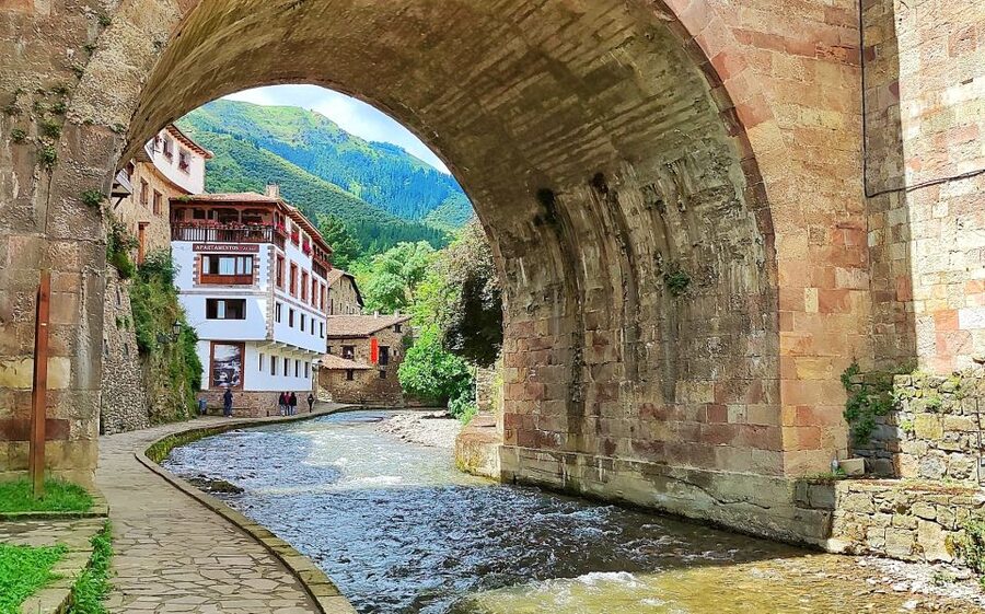 Santander: Picos, Santo Toribio Monastery and Potes Day Tour - Why this nine-hour trip works from Santander