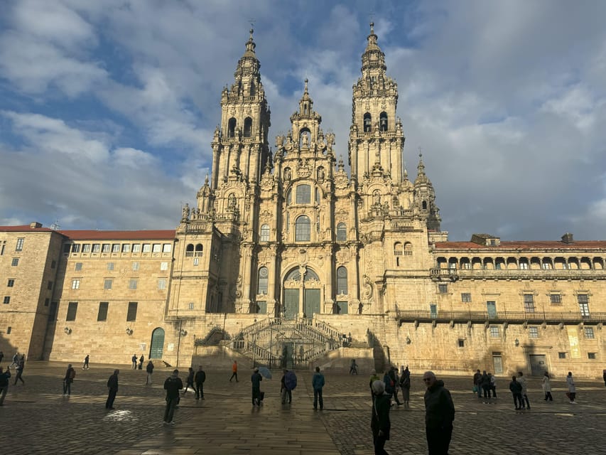 Santiago de Compostela Cathedral and Museum Guided Tour - Why a guided visit helps inside Santiago Cathedral