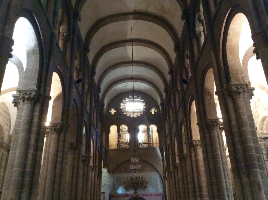 Santiago de Compostela Cathedral and Museum Guided Tour - Guide quality and language choice