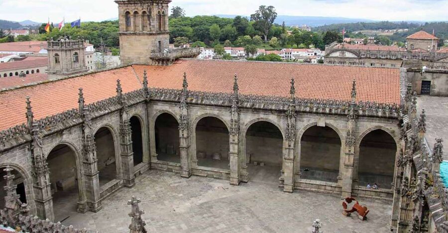 Santiago de Compostela: Cathedral, Museum, and Old Town Tour - The old town walk, about 65 minutes