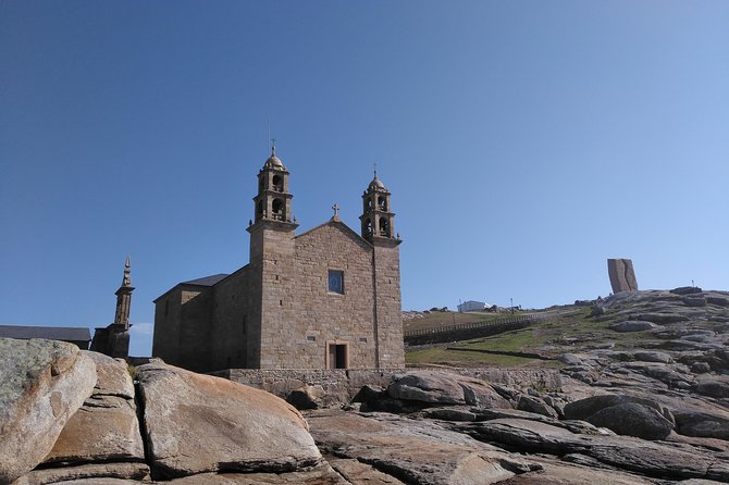 Santiago de Compostela: Finisterre, Muxia & Costa da Morte - Cape Finisterre and kilometer zero