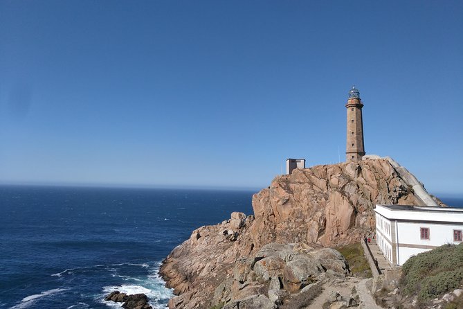 Santiago de Compostela: Finisterre, Muxia & Costa da Morte - Muros and the road along the estuary