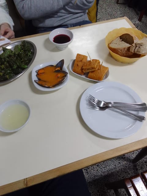 Santiago: Guided Foodie Tour with Drinks, Tapas & Live Music - Is $47 a fair price?